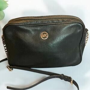 MICHAEL KORS Leather Bag Fulton Purse Black Gold Hardware Chain  FAST SHIPPING
